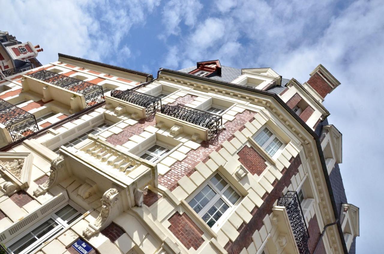 Hotel Le Fer A Cheval Trouville-sur-Mer Exterior photo